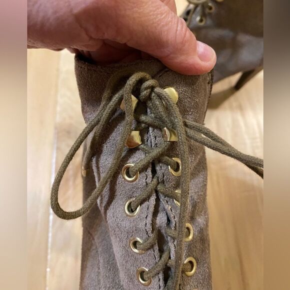 INC International Concepts beige suede leather upper SZ. 7.5 ankle bootie - Picture 4 of 9